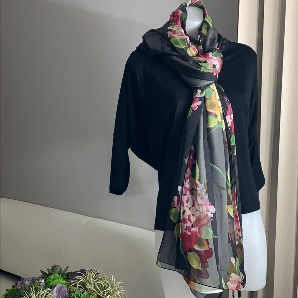 New without tags Hydrangea floral botanical print triple layer shawl scarf